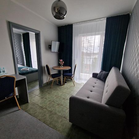 Hotel Gosciniec Nad Zalewem Sosina à Jaworzno Extérieur photo