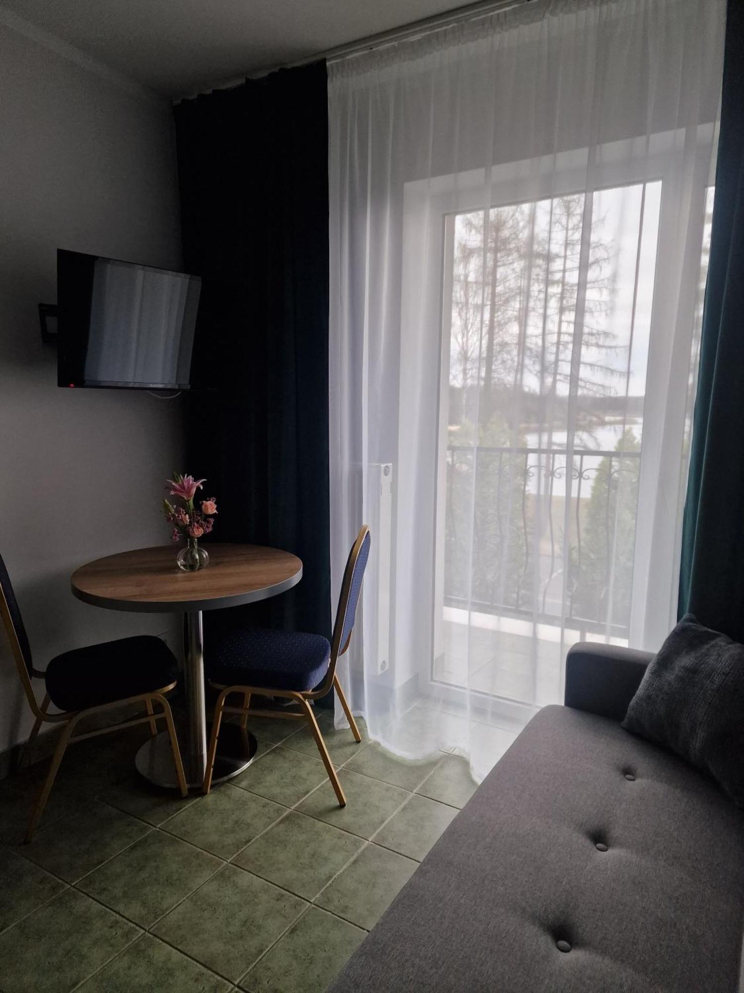 Hotel Gosciniec Nad Zalewem Sosina à Jaworzno Extérieur photo